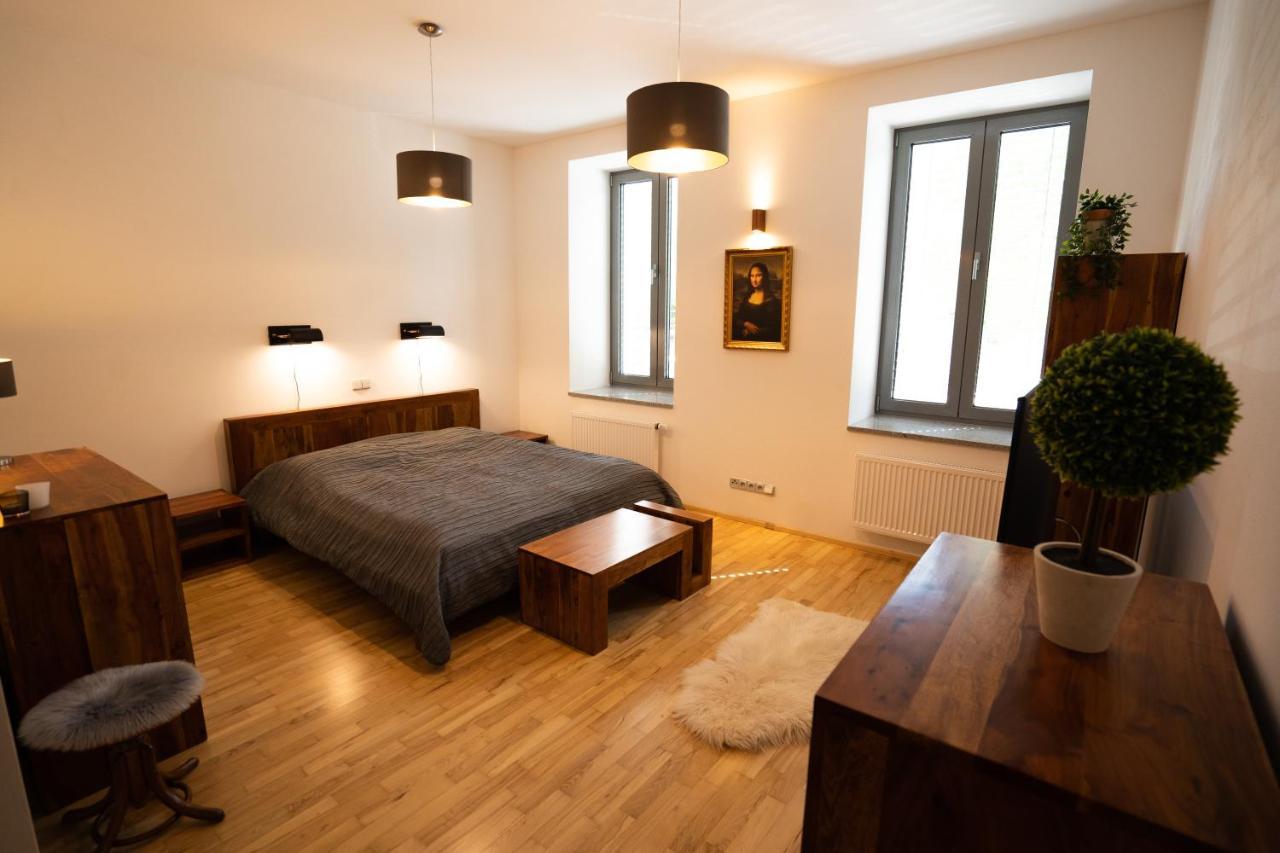 Black Field Apartment Brno Buitenkant foto